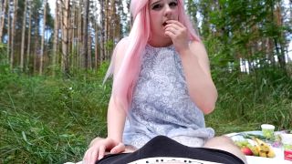 I Gave Her A Picnic And She Gave Me An Unforgettable Blowjob 1080p-1