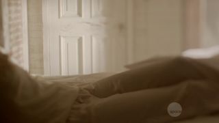 Laura Vandervoort – Bitten s01e02 (2014) HD 720p - (Celebrity porn)-1
