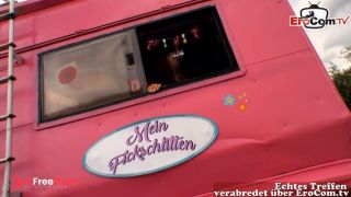 Kurvige Milf fickt mit einem Typen im Wohnmobil-7