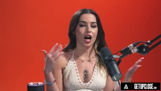 UP CLOSE  How Women Orgasm With The Quiver Queen Chanel Camryn! INTENSE -3