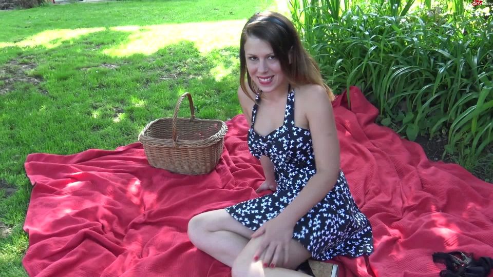 MyDirtyHobby presents Kamikatzerl - Fick mich im Garten waehrend deine Frau drinnen kocht on amateur porn amateur home porn