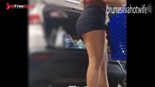 Espiando a loira gostosa do supermercado-9