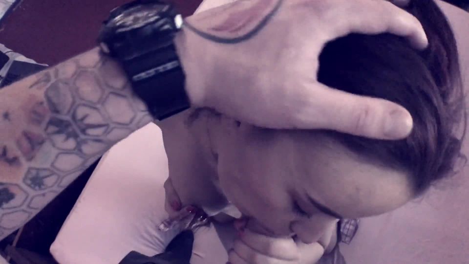 Сестричка разрешила кончить ей на лицо (Ahegao 18 y.o. russian POV cumshot)