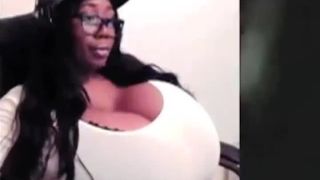 Release the kraken!!!! macromastia wonder – gaming highlights - Big boobs-3