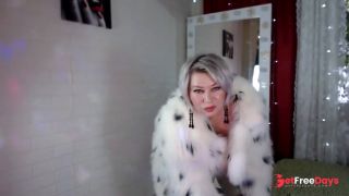 Sex performance of a mature bitch in a beautiful fur coat... Aimee Hot MILF aka AimeeParadise.-2