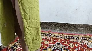18 Year Old Indian Girl Indian muslim girl ko oyo me le jakar jabar dasti pela-1