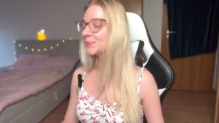 Manipulate 4 steps to MANIPULATE a slave  dominatrix guide-2
