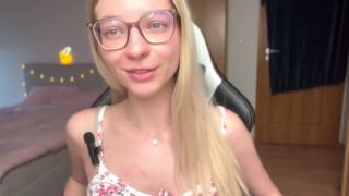 Manipulate 4 steps to MANIPULATE a slave  dominatrix guide-3