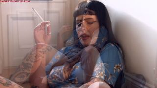 SmHSmO H265 SMo-Haydies Fucks Her Pussy With A Big Black Dildo Deep While Smoking All White 120s-2
