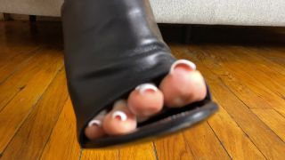 [FootJob-Porn.com] Onlyfans - Fendi Feet_090_goddessfendi-08-01-2020-121710709-Don't you just wanna suck my toes out these Balenciagas _Footjob-HD Leak-6