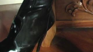 adult xxx video 39 feet fetish worship cumshot | Keyholed Hubby | slave-1