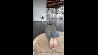 Scarlett Morgan Scarlettmorgan - rolling it out im covered in carpet fluffs 27-09-2021-6