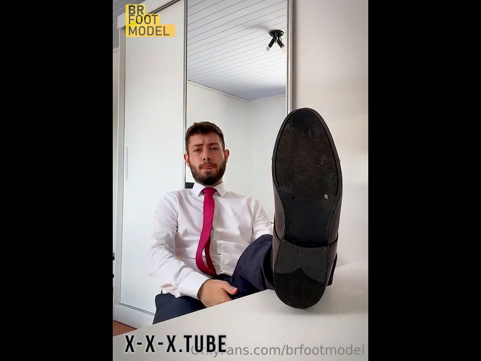 Brfootmodel 2779152820 02 18 2023 Office Time With The Big Feet Masondrett onlyfans  brfootmodel 