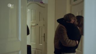 Laura de Boer - Winterherz Tod in einer kalten Nacht (2018) HD 720p - (Celebrity porn)-5