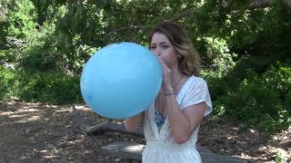 Custom Fetish - Amber Blow Pops in the Park - Fetish-1