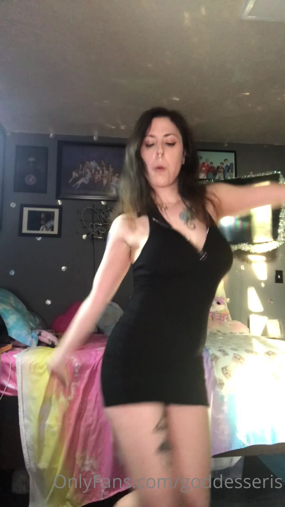 Goddess Eris () Goddesseris - just dancing around in my tight little dress 18-04-2021