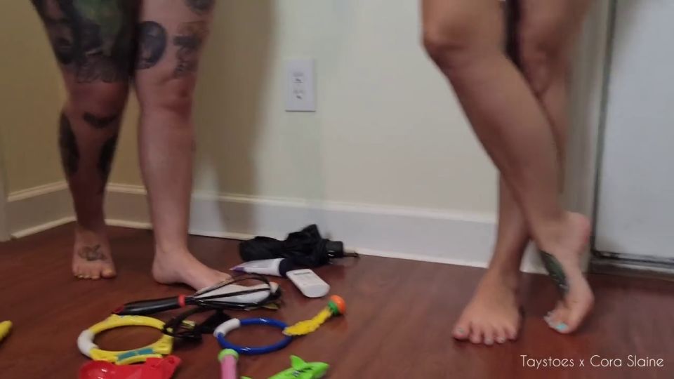 Tays Toes aka taystoes - 08-25-2022 OnlyFans Video - A custom video that coraslainebaby and I did Foot Pick_Up Game Rules Take turn picking up video Tays Toes fetish