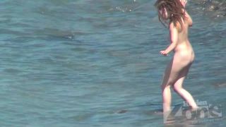 Online tube Voyeur nudism – The girl with dreadlocks decided to wash her things in the sea-3