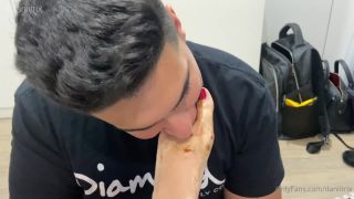 Daniitrix () - eu e a mistressnara colocamos o kainanoliveira para limpar nossos pezinhos lambuzados d 26-11-2021-8