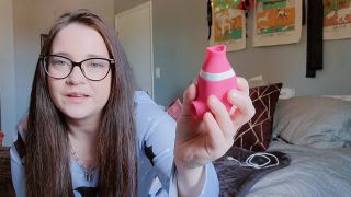 M@nyV1ds - CaityFoxx - Sex Toy Review - Clit Sucker With Tongue-4