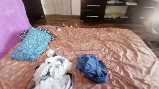 G Tits My wife gives me a handjob and I ejaculate. Amateur couple, crazy sex in the bedroom.-9