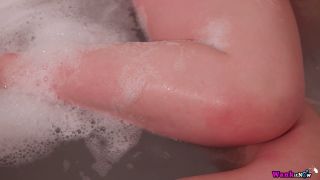 Ellie Shou - BATH TIME WANK.-3