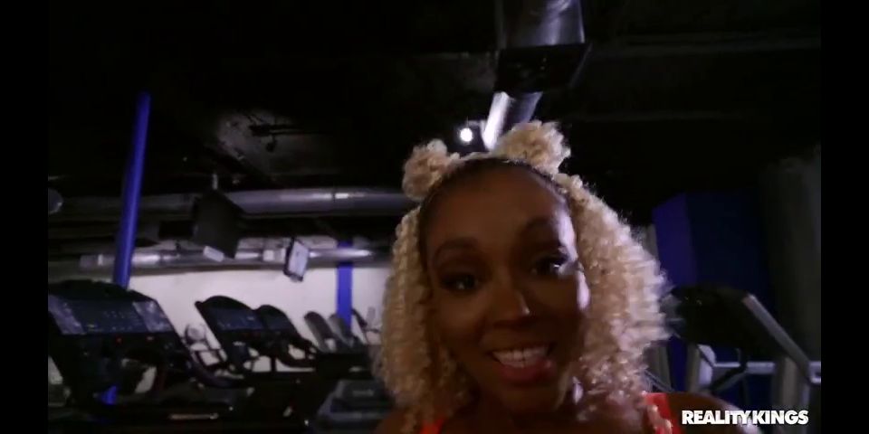 Big Tits Curvy Black Chick Mimi Curvaceous Fucked In The Gym After Workout