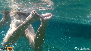 Hot Stepmom Swimming Naked Underwater On Vacation 1080p-3