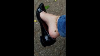 xxx video 21 lolitafeet 21-08-2018 Outdoor dangling – Black flats – 6 min | feet | feet porn nylon foot fetish-8