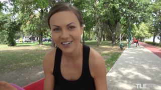 Undercover - Running public Tina Kay-1