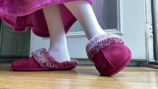 online adult clip 8 DommeTomorrow – morning socks – smelly slippers - fetish - masturbation porn bratty bunny femdom-1
