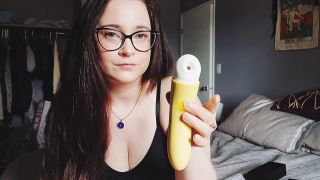 M@nyV1ds - CaityFoxx - Banana Toy Review-4