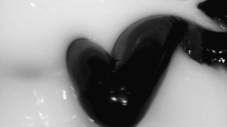 latex-girl.03773-7