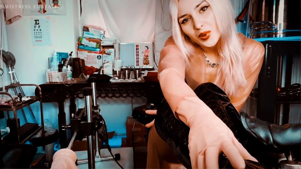 Chastity toy gets machine-fucked.
