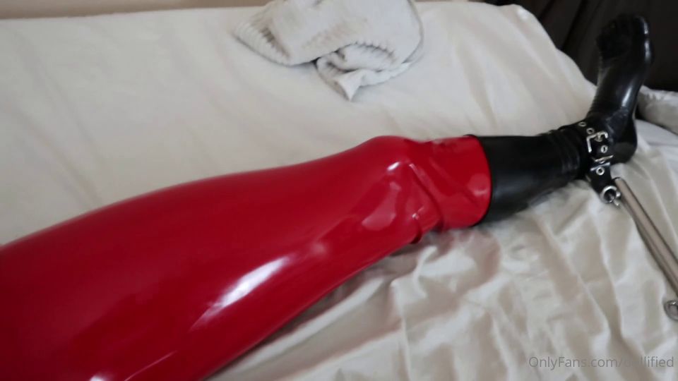 7111 Latex Fetish, Leather Sex