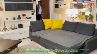 ZIA STUZZICA GIOVANE LAZZARONE PER FARSI AIUTARE NELLA PIZZERIA-3