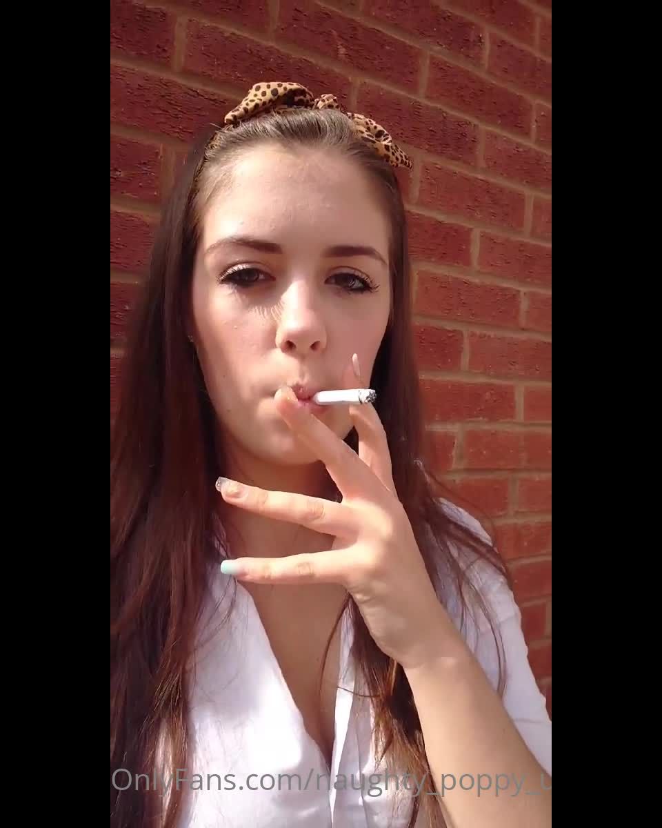 Naughty Poppy Uk () Naughtypoppyuk - smoking x 11-09-2020