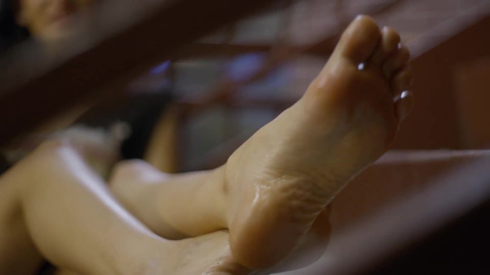 bowsette femdom Oily soles – Liza’s Late Night Goth Feet Flexing in Your Face, soles fetish on fetish porn