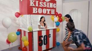 Ivy lebelle, queenie sateen - kissing booth cuties - Lesbian-0