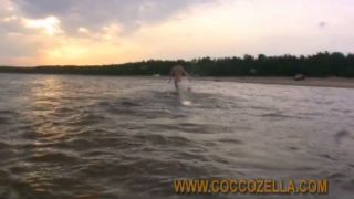 Coccozella-SiteRIP 0407-igor-beach-friends-5-5