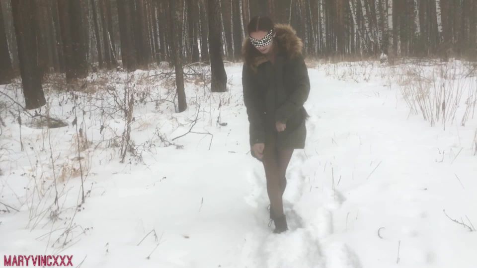 maryvincxxx - Blowjob and Swallow in the Winter Woods