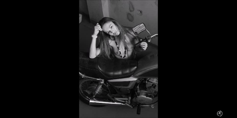 Dominika c Peep of some shooting backstage :-p - Dominika C