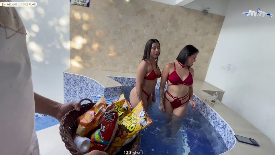 Threesome  Fucking The Hotel Waiter  Bbw  In Spanish 1080p