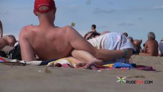 Voyeur cam nude plage Nudism-3