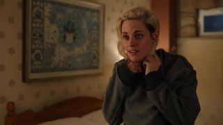 Mackenzie Davis, Kristen Stewart – Happiest Season (2020) HD 1080p - (Celebrity porn)-3