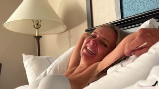 Fetish Porn AutumnsBelowTheBeltFantasies – Miss MJs Armpits Feather Tickled-7