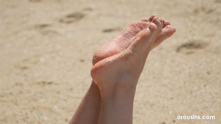 [Arousins] Ann Joy Naked Sunbathing On A Peaceful Beach [10.18.24] [1080p]-8