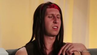 Newlywed Game XXX, Scene 1-2