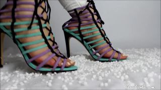 Video online ilse Alcorta - Snow Toes | footworship | pov-3