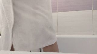 Sexiest Milf Amateur wife shaves her pussy hair.-9